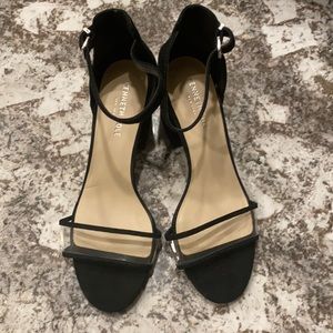 Kenneth Cole black kitten heel
